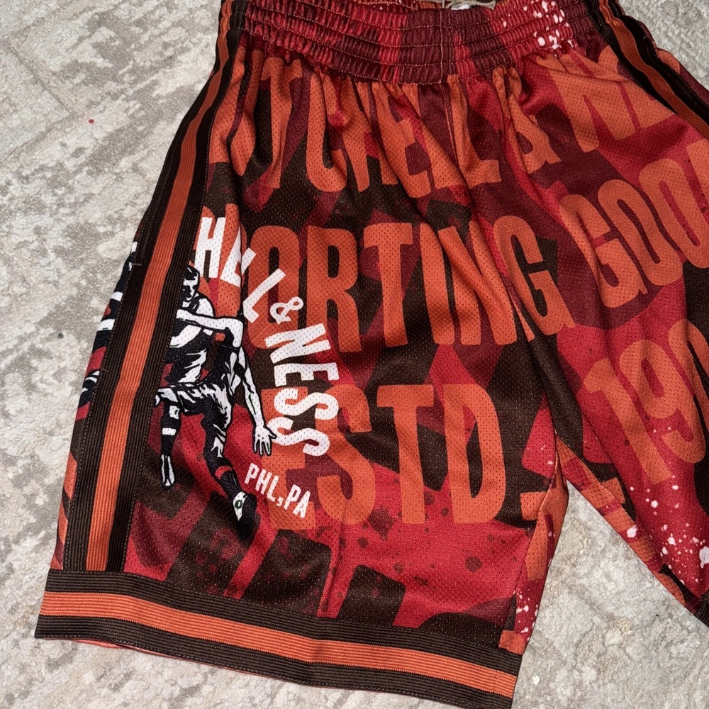 Mitchell and Ness Branded Big Face Fashion Basketball‎ Mesh Shorts Men Small - Picture 2 of 6